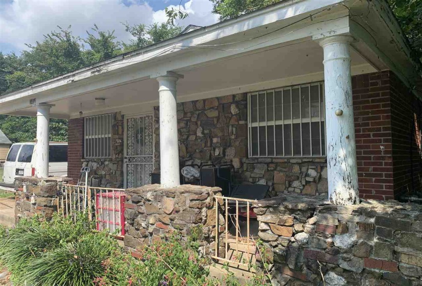 1414 HORACE ST, Memphis, Tennessee 38106, 3 Bedrooms Bedrooms, 6 Rooms Rooms,1.1 BathroomsBathrooms,Residential,For Sale,HORACE,10209912