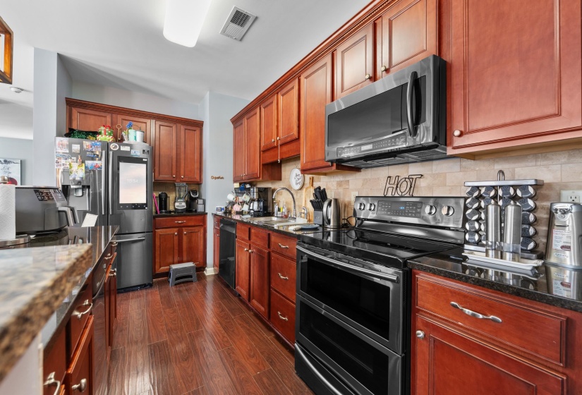 721 LITTY CT, Memphis, Tennessee 38103, 1 Bedroom Bedrooms, 4 Rooms Rooms,1.1 BathroomsBathrooms,Residential,For Sale,LITTY,10209917