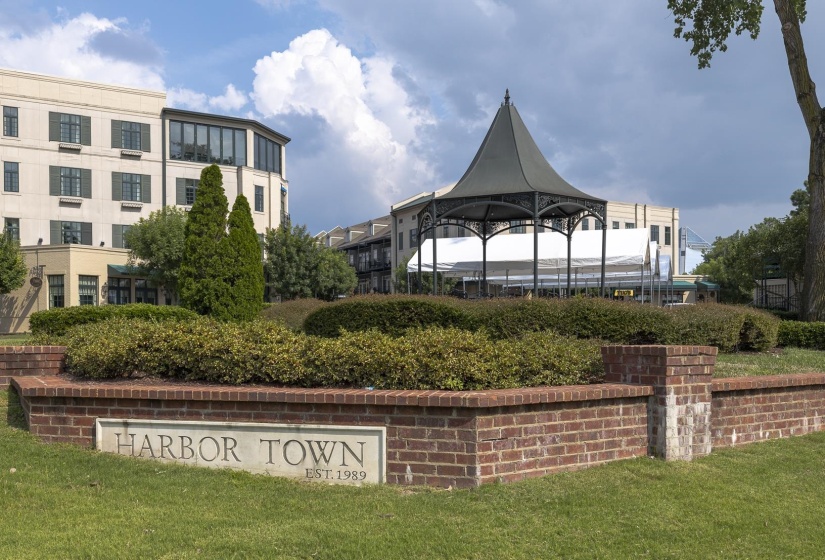 680 HARBOR BEND RD, Memphis, Tennessee 38103, 1 Bedroom Bedrooms, 4 Rooms Rooms,1 BathroomBathrooms,Residential,For Sale,HARBOR BEND,10209919