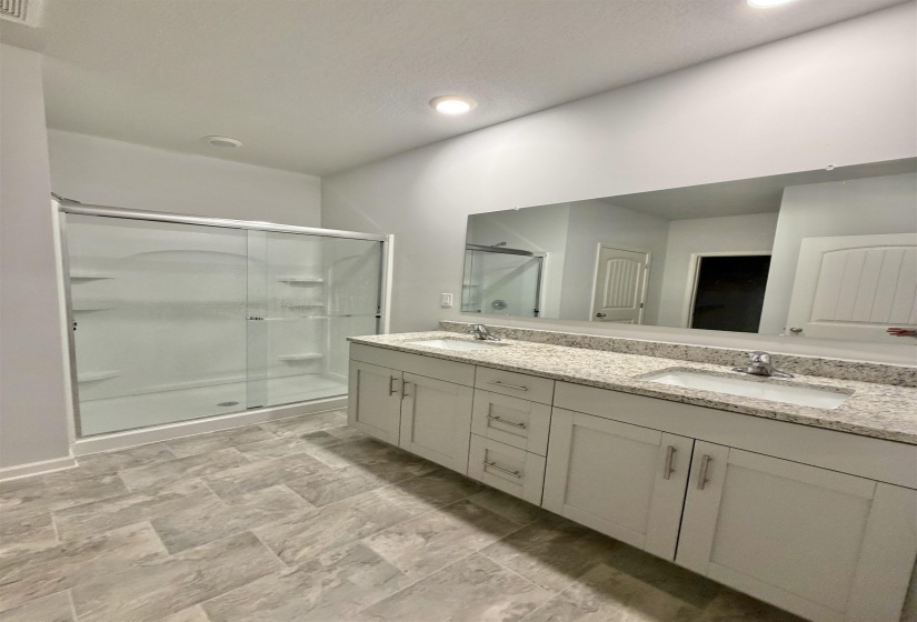 50 ARROWWOOD TRL, Oakland, Tennessee 38060, 4 Bedrooms Bedrooms, 8 Rooms Rooms,2 BathroomsBathrooms,Rental Properties,For Sale,ARROWWOOD,10209947