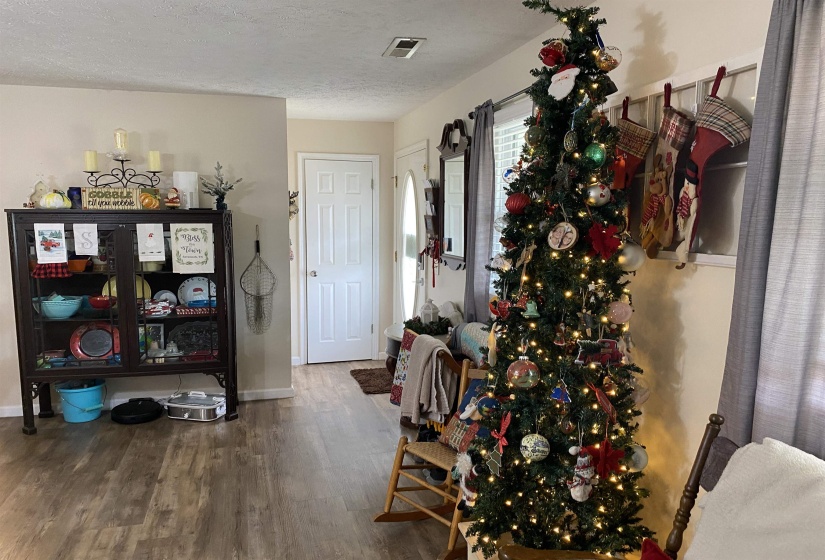 140 ANCIL WAY, Savannah, Tennessee 38372, 3 Bedrooms Bedrooms, 6 Rooms Rooms,2 BathroomsBathrooms,Residential,For Sale,ANCIL,10209937