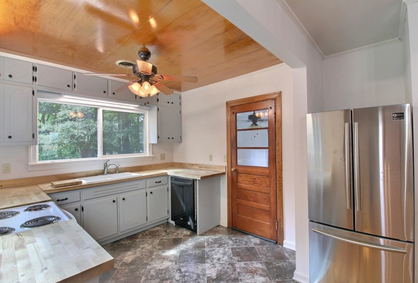 487 CENTER ST, Collierville, Tennessee 38017, 3 Bedrooms Bedrooms, 6 Rooms Rooms,2 BathroomsBathrooms,Residential,For Sale,CENTER,10209966