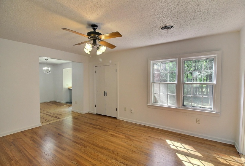 487 CENTER ST, Collierville, Tennessee 38017, 3 Bedrooms Bedrooms, 6 Rooms Rooms,2 BathroomsBathrooms,Residential,For Sale,CENTER,10209966