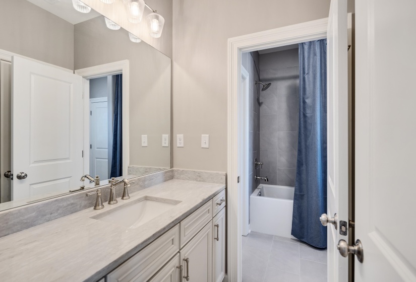 1687 NESHOBA OAK LN, Germantown, Tennessee 38138, 5 Bedrooms Bedrooms, 10 Rooms Rooms,4.1 BathroomsBathrooms,Residential,For Sale,NESHOBA OAK,10209972