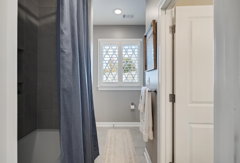 1687 NESHOBA OAK LN, Germantown, Tennessee 38138, 5 Bedrooms Bedrooms, 10 Rooms Rooms,4.1 BathroomsBathrooms,Residential,For Sale,NESHOBA OAK,10209972