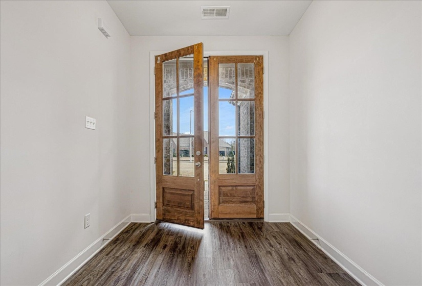 7193 ALEXANDER HILL LN, Millington, Tennessee 38053, 5 Bedrooms Bedrooms, 10 Rooms Rooms,3 BathroomsBathrooms,Residential,For Sale,ALEXANDER HILL,10209974