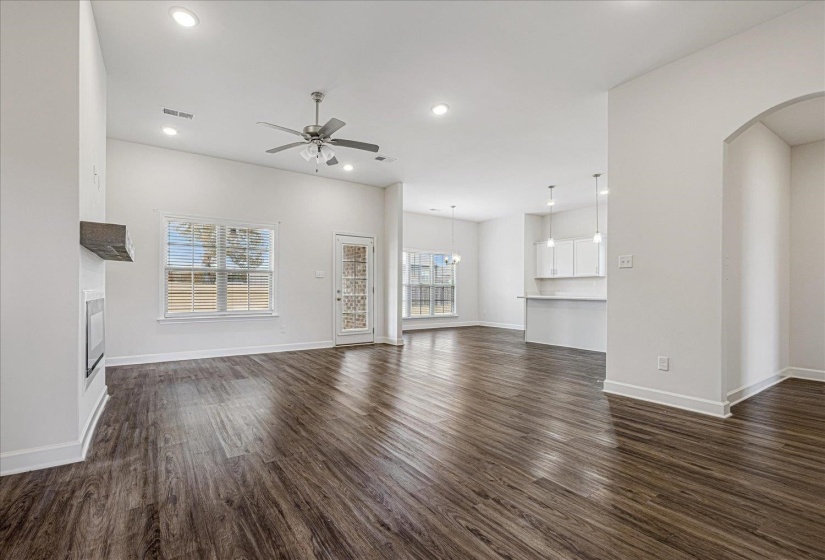 7193 ALEXANDER HILL LN, Millington, Tennessee 38053, 5 Bedrooms Bedrooms, 10 Rooms Rooms,3 BathroomsBathrooms,Residential,For Sale,ALEXANDER HILL,10209974