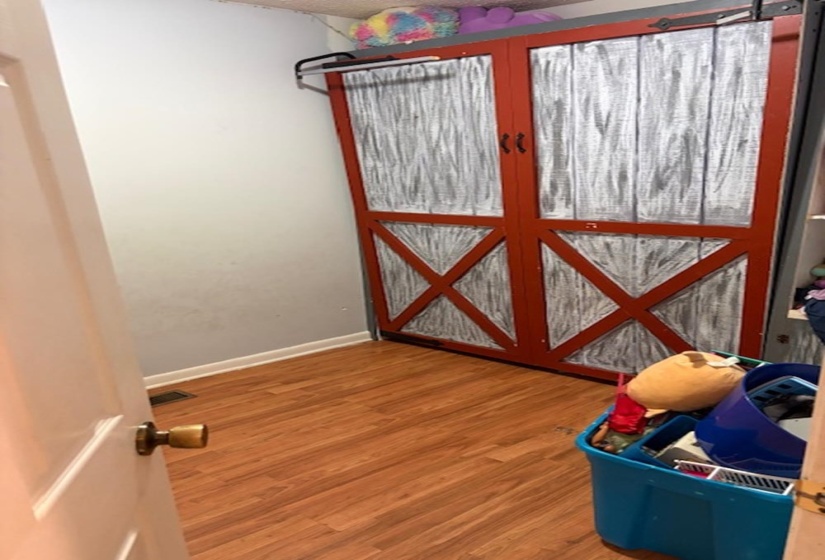 4701 MICHIE PEBBLE HILL RD, Michie, Tennessee 38357, 3 Bedrooms Bedrooms, 11 Rooms Rooms,2.1 BathroomsBathrooms,Residential,For Sale,MICHIE PEBBLE HILL,10209977