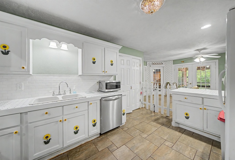 2835 CERRO GORDO RD, Olivehill, Tennessee 38475, 3 Bedroom Bedrooms, 11 Room Rooms,3 BathroomBathrooms,Residential,For Sale,CERRO GORDO,0,10209991