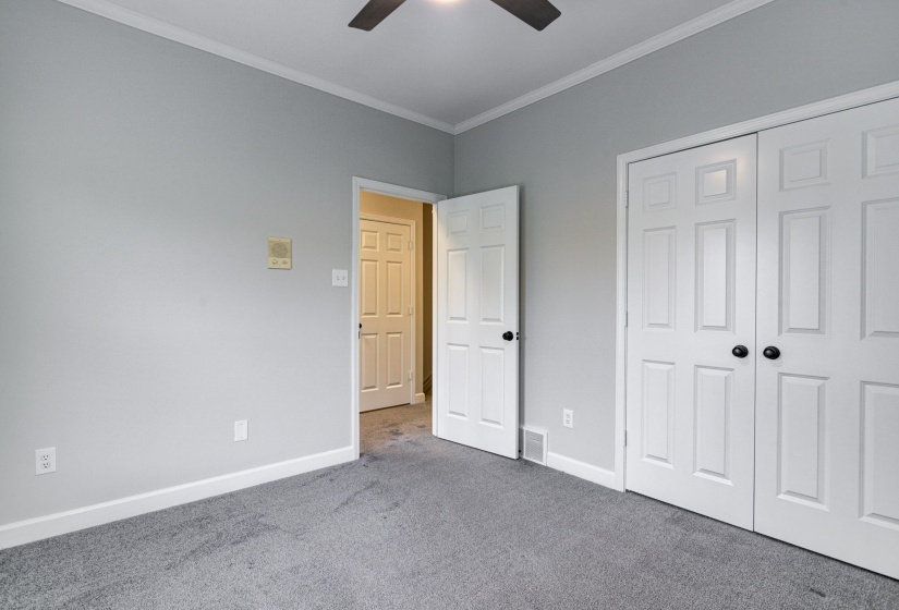 604 MADEWOOD DR, Memphis, Tennessee 38103, 3 Bedrooms Bedrooms, 7 Rooms Rooms,2.1 BathroomsBathrooms,Residential,For Sale,MADEWOOD,10210015