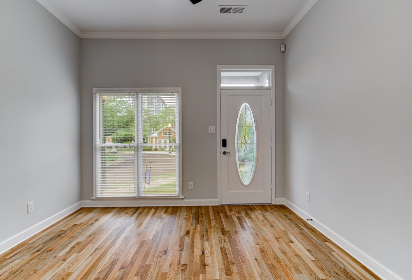 604 MADEWOOD DR, Memphis, Tennessee 38103, 3 Bedrooms Bedrooms, 7 Rooms Rooms,2.1 BathroomsBathrooms,Residential,For Sale,MADEWOOD,10210015