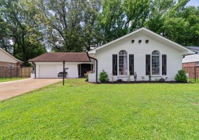 5841 FOXDALE RD, Memphis, Tennessee 38115, 3 Bedrooms Bedrooms, 7 Rooms Rooms,2 BathroomsBathrooms,Residential,For Sale,FOXDALE,10210021