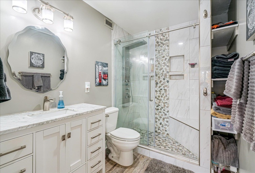 655 RIVERSIDE DR, Memphis, Tennessee 38103, 2 Bedrooms Bedrooms, 5 Rooms Rooms,2 BathroomsBathrooms,Residential,For Sale,RIVERSIDE,10210023