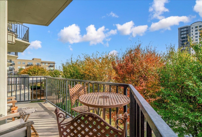 655 RIVERSIDE DR, Memphis, Tennessee 38103, 2 Bedrooms Bedrooms, 5 Rooms Rooms,2 BathroomsBathrooms,Residential,For Sale,RIVERSIDE,10210023