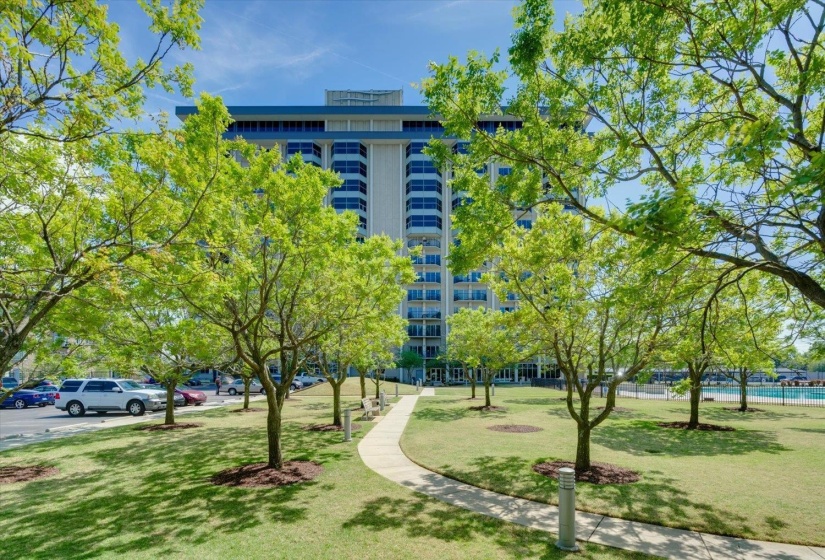 655 RIVERSIDE DR, Memphis, Tennessee 38103, 2 Bedrooms Bedrooms, 5 Rooms Rooms,2 BathroomsBathrooms,Residential,For Sale,RIVERSIDE,10210023