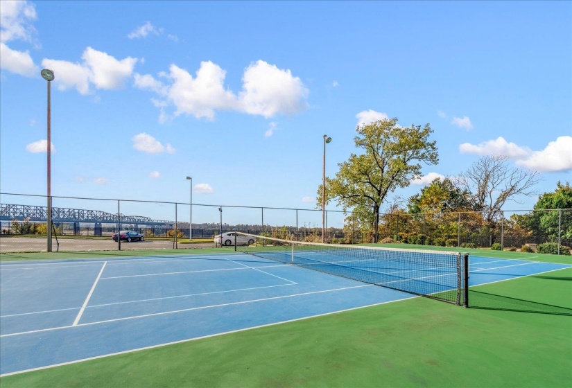 655 RIVERSIDE DR, Memphis, Tennessee 38103, 2 Bedrooms Bedrooms, 5 Rooms Rooms,2 BathroomsBathrooms,Residential,For Sale,RIVERSIDE,10210023