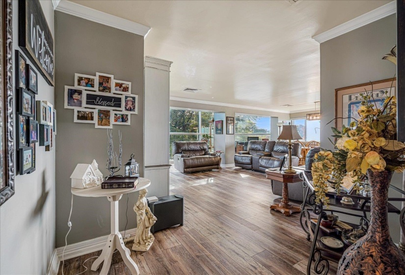 655 RIVERSIDE DR, Memphis, Tennessee 38103, 2 Bedrooms Bedrooms, 5 Rooms Rooms,2 BathroomsBathrooms,Residential,For Sale,RIVERSIDE,10210023