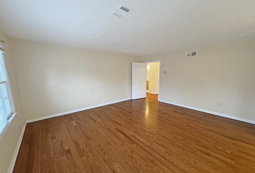 1519 WHITE STATION RD, Memphis, Tennessee 38117, 3 Bedrooms Bedrooms, 5 Rooms Rooms,2 BathroomsBathrooms,Residential,For Sale,WHITE STATION,10207760