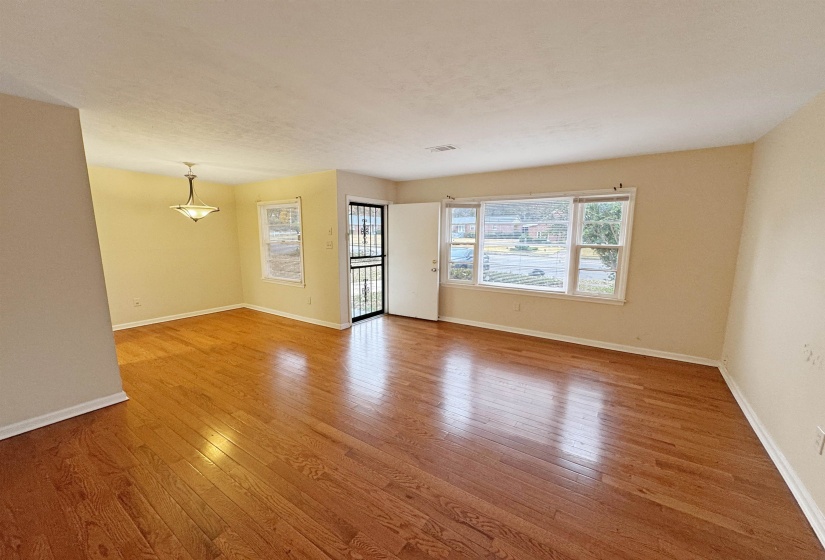1519 WHITE STATION RD, Memphis, Tennessee 38117, 3 Bedrooms Bedrooms, 5 Rooms Rooms,2 BathroomsBathrooms,Residential,For Sale,WHITE STATION,10207760
