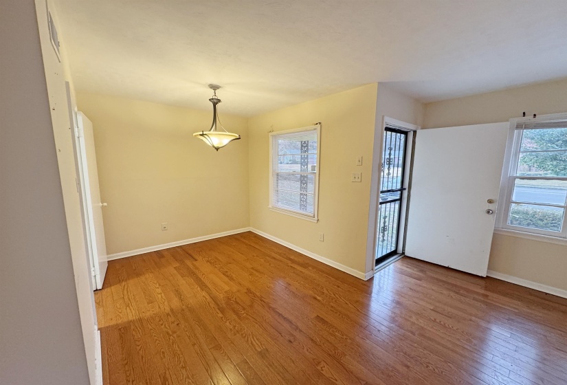 1519 WHITE STATION RD, Memphis, Tennessee 38117, 3 Bedrooms Bedrooms, 5 Rooms Rooms,2 BathroomsBathrooms,Residential,For Sale,WHITE STATION,10207760