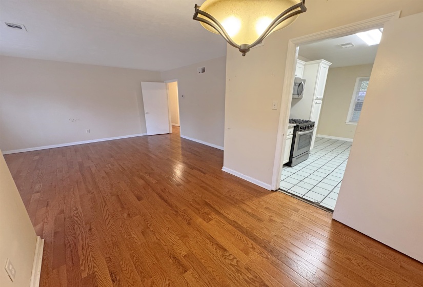 1519 WHITE STATION RD, Memphis, Tennessee 38117, 3 Bedrooms Bedrooms, 5 Rooms Rooms,2 BathroomsBathrooms,Residential,For Sale,WHITE STATION,10207760