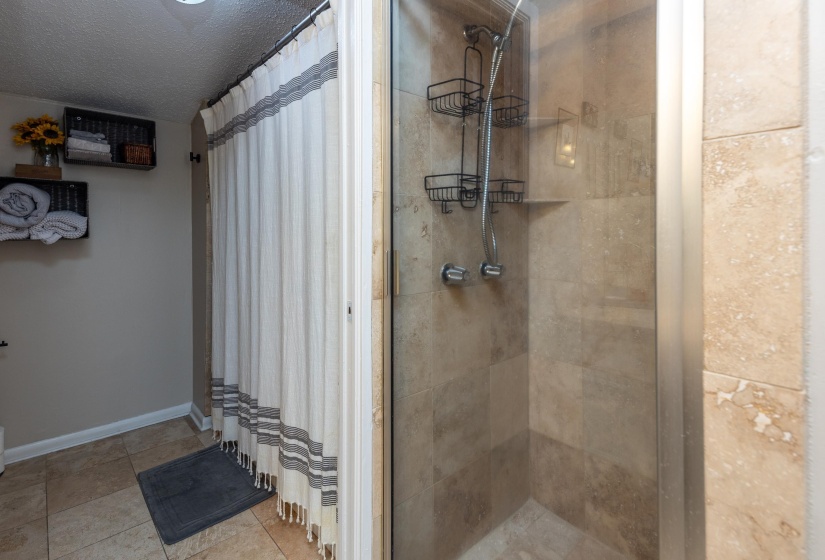 748 HEDGEGROVE DR, Memphis, Tennessee 38117, 2 Bedrooms Bedrooms, 6 Rooms Rooms,2 BathroomsBathrooms,Residential,For Sale,HEDGEGROVE,10210039