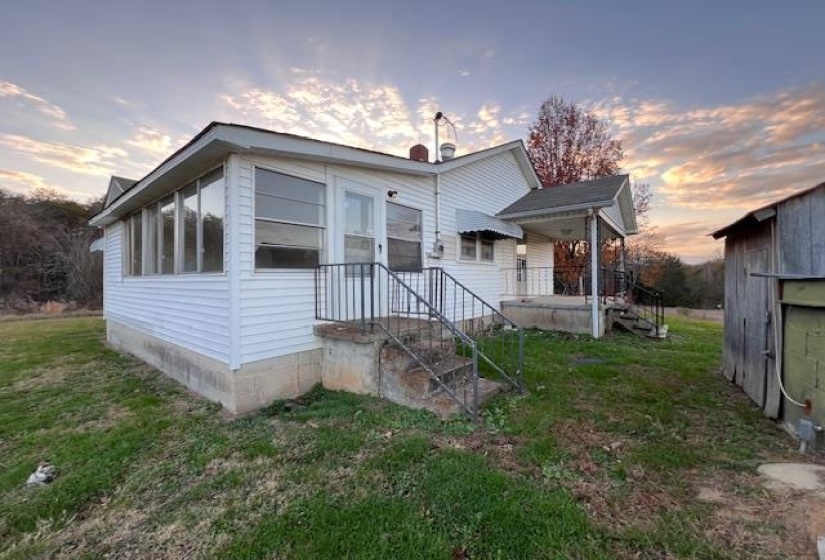 5388 MORRISON CREEK RD, Clifton, Tennessee 38425, 2 Bedrooms Bedrooms, 6 Rooms Rooms,1 BathroomBathrooms,Residential,For Sale,MORRISON CREEK,10210058