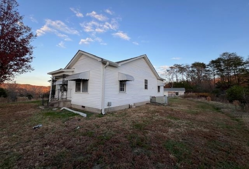 5388 MORRISON CREEK RD, Clifton, Tennessee 38425, 2 Bedrooms Bedrooms, 6 Rooms Rooms,1 BathroomBathrooms,Residential,For Sale,MORRISON CREEK,10210058