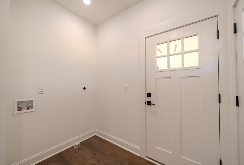 170 BELVEDERE CIR, Savannah, Tennessee 38372, 4 Bedrooms Bedrooms, 8 Rooms Rooms,2.1 BathroomsBathrooms,Residential,For Sale,BELVEDERE,10210061