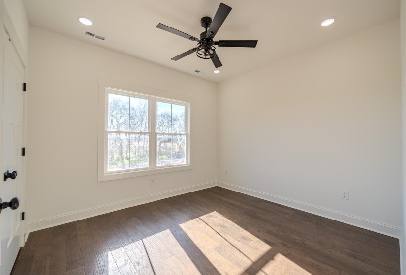 170 BELVEDERE CIR, Savannah, Tennessee 38372, 4 Bedrooms Bedrooms, 8 Rooms Rooms,2.1 BathroomsBathrooms,Residential,For Sale,BELVEDERE,10210061
