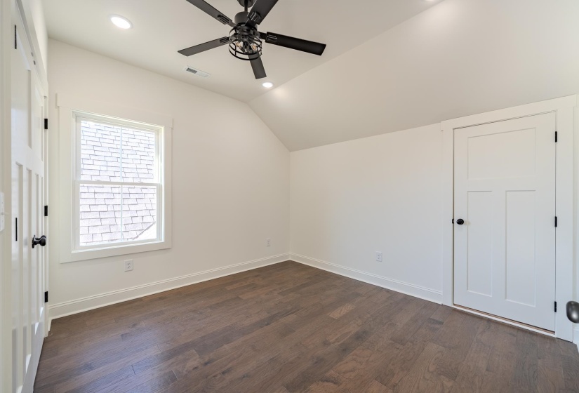 170 BELVEDERE CIR, Savannah, Tennessee 38372, 4 Bedrooms Bedrooms, 8 Rooms Rooms,2.1 BathroomsBathrooms,Residential,For Sale,BELVEDERE,10210061