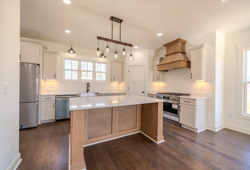 170 BELVEDERE CIR, Savannah, Tennessee 38372, 4 Bedrooms Bedrooms, 8 Rooms Rooms,2.1 BathroomsBathrooms,Residential,For Sale,BELVEDERE,10210061