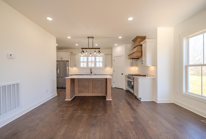 170 BELVEDERE CIR, Savannah, Tennessee 38372, 4 Bedrooms Bedrooms, 8 Rooms Rooms,2.1 BathroomsBathrooms,Residential,For Sale,BELVEDERE,10210061