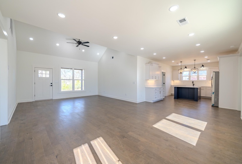 200 BELVEDERE CIR, Savannah, Tennessee 38372, 3 Bedrooms Bedrooms, 7 Rooms Rooms,2 BathroomsBathrooms,Residential,For Sale,BELVEDERE,10210078