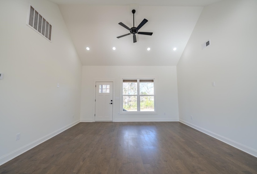 200 BELVEDERE CIR, Savannah, Tennessee 38372, 3 Bedrooms Bedrooms, 7 Rooms Rooms,2 BathroomsBathrooms,Residential,For Sale,BELVEDERE,10210078