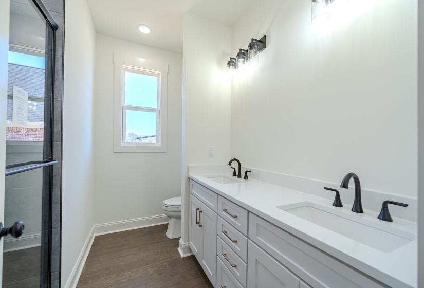 200 BELVEDERE CIR, Savannah, Tennessee 38372, 3 Bedrooms Bedrooms, 7 Rooms Rooms,2 BathroomsBathrooms,Residential,For Sale,BELVEDERE,10210078