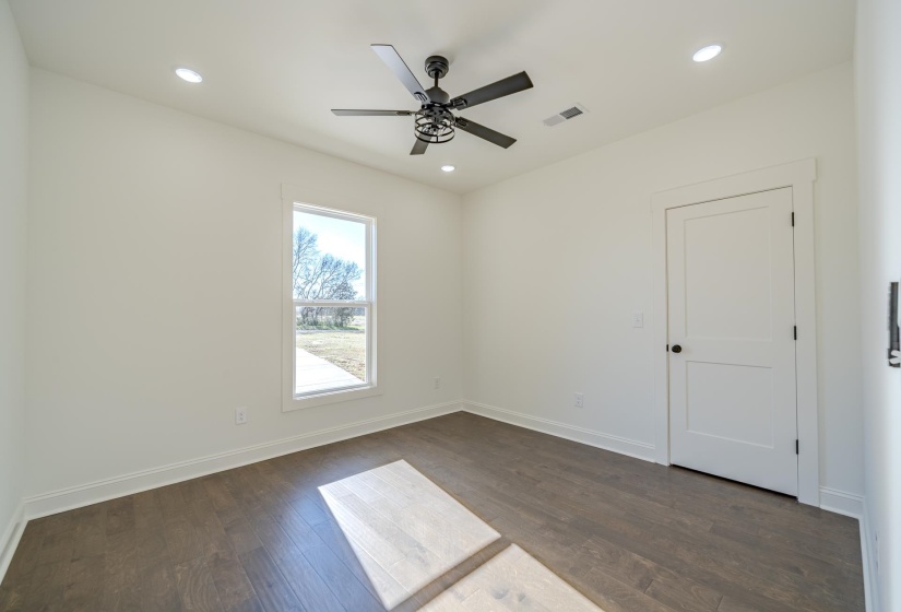 200 BELVEDERE CIR, Savannah, Tennessee 38372, 3 Bedrooms Bedrooms, 7 Rooms Rooms,2 BathroomsBathrooms,Residential,For Sale,BELVEDERE,10210078
