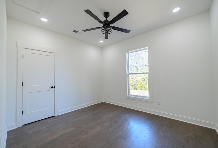200 BELVEDERE CIR, Savannah, Tennessee 38372, 3 Bedrooms Bedrooms, 7 Rooms Rooms,2 BathroomsBathrooms,Residential,For Sale,BELVEDERE,10210078