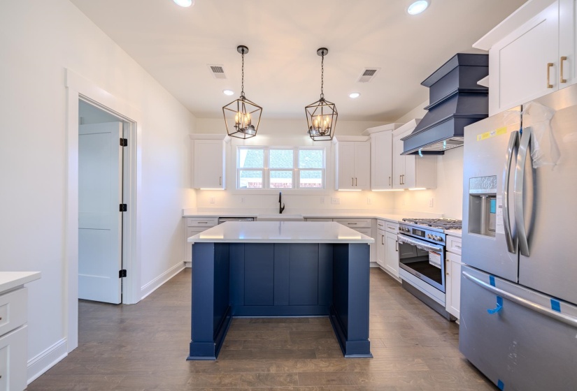 200 BELVEDERE CIR, Savannah, Tennessee 38372, 3 Bedrooms Bedrooms, 7 Rooms Rooms,2 BathroomsBathrooms,Residential,For Sale,BELVEDERE,10210078