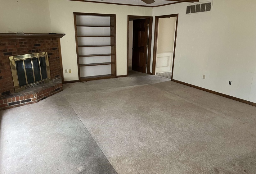 1987 SONNING DR, Germantown, Tennessee 38138, 4 Bedrooms Bedrooms, 8 Rooms Rooms,2 BathroomsBathrooms,Residential,For Sale,SONNING,10210178
