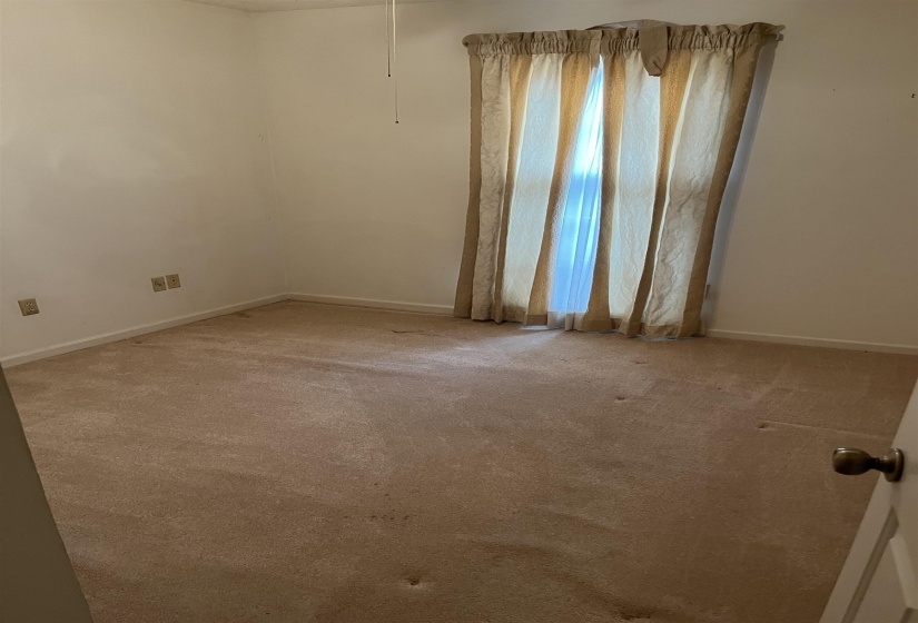 1987 SONNING DR, Germantown, Tennessee 38138, 4 Bedrooms Bedrooms, 8 Rooms Rooms,2 BathroomsBathrooms,Residential,For Sale,SONNING,10210178