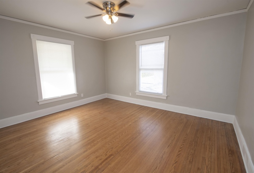 1930 PEABODY AVE, Memphis, Tennessee 38104, 4 Bedrooms Bedrooms, 9 Rooms Rooms,2.1 BathroomsBathrooms,Residential,For Sale,PEABODY,10210298