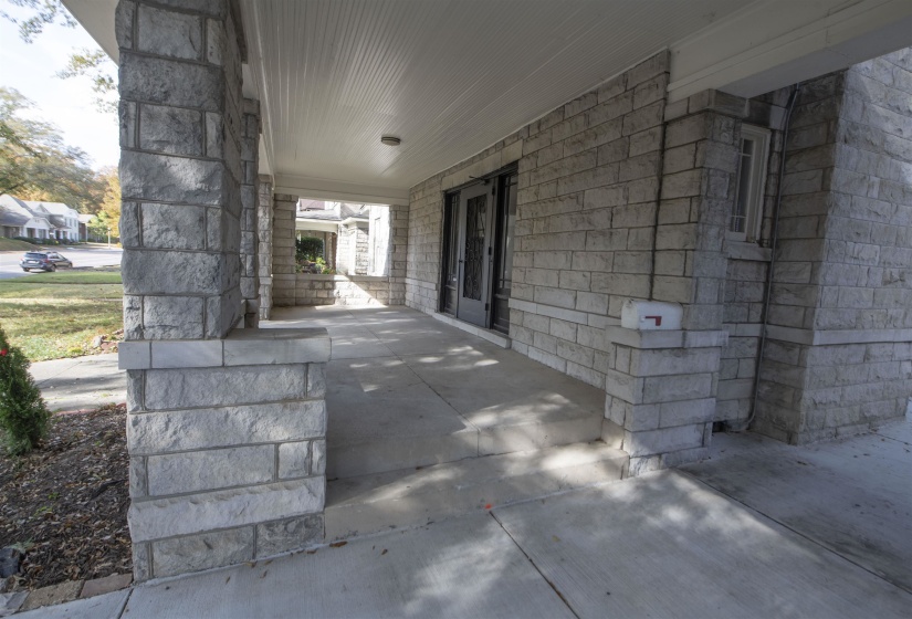 1930 PEABODY AVE, Memphis, Tennessee 38104, 4 Bedrooms Bedrooms, 9 Rooms Rooms,2.1 BathroomsBathrooms,Residential,For Sale,PEABODY,10210298