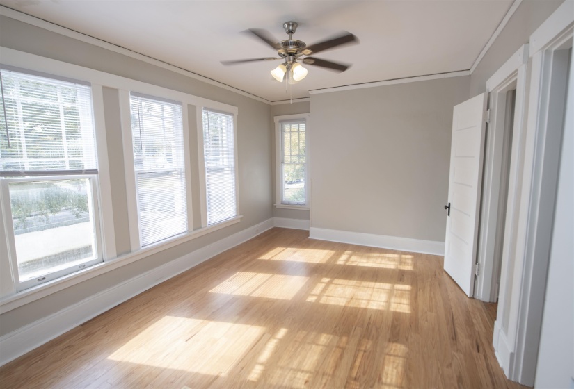 1930 PEABODY AVE, Memphis, Tennessee 38104, 4 Bedrooms Bedrooms, 9 Rooms Rooms,2.1 BathroomsBathrooms,Residential,For Sale,PEABODY,10210298