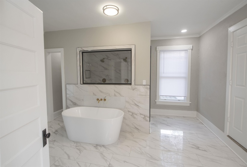 1930 PEABODY AVE, Memphis, Tennessee 38104, 4 Bedrooms Bedrooms, 9 Rooms Rooms,2.1 BathroomsBathrooms,Residential,For Sale,PEABODY,10210298