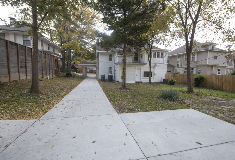 1930 PEABODY AVE, Memphis, Tennessee 38104, 4 Bedrooms Bedrooms, 9 Rooms Rooms,2.1 BathroomsBathrooms,Residential,For Sale,PEABODY,10210298