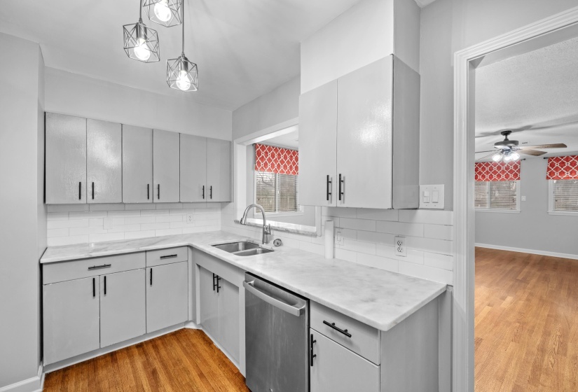 1453 COLONIAL RD, Memphis, Tennessee 38117, 3 Bedroom Bedrooms, 7 Room Rooms,2 BathroomBathrooms,Rental Properties,For Sale,COLONIAL,0,10210309