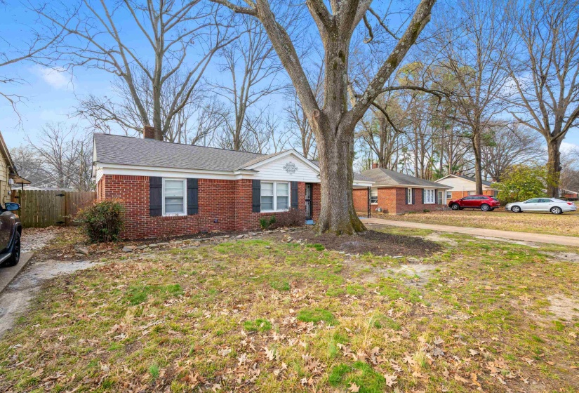 1453 COLONIAL RD, Memphis, Tennessee 38117, 3 Bedroom Bedrooms, 7 Room Rooms,2 BathroomBathrooms,Rental Properties,For Sale,COLONIAL,0,10210309