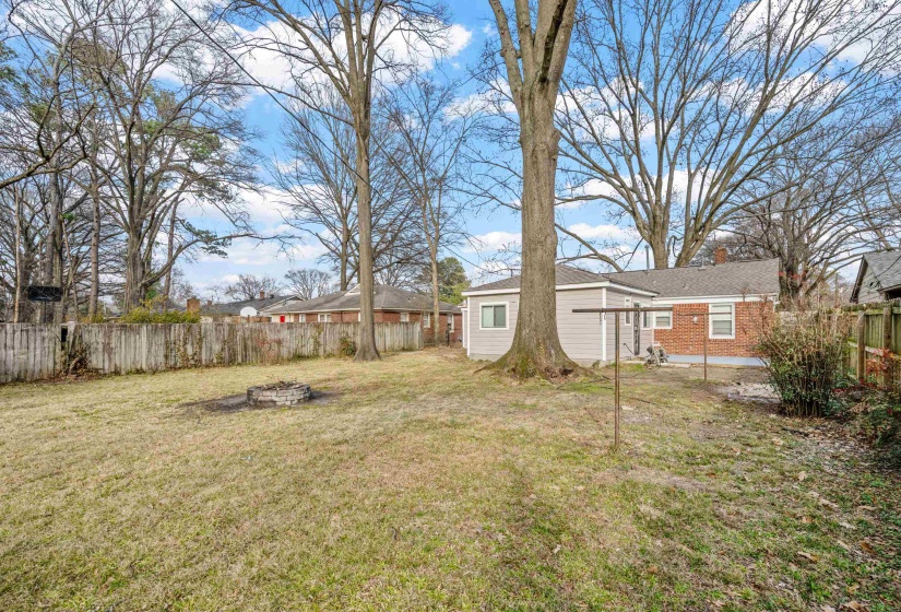 1453 COLONIAL RD, Memphis, Tennessee 38117, 3 Bedroom Bedrooms, 7 Room Rooms,2 BathroomBathrooms,Rental Properties,For Sale,COLONIAL,0,10210309