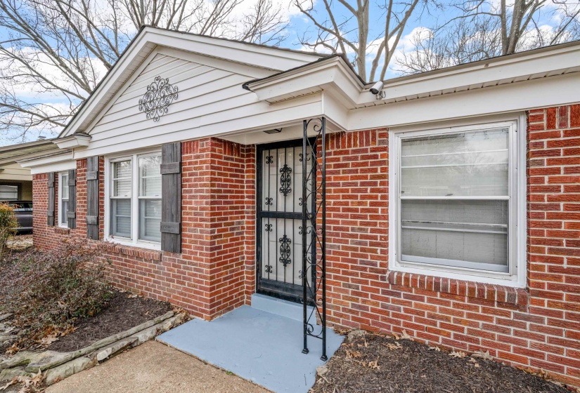1453 COLONIAL RD, Memphis, Tennessee 38117, 3 Bedroom Bedrooms, 7 Room Rooms,2 BathroomBathrooms,Rental Properties,For Sale,COLONIAL,0,10210309